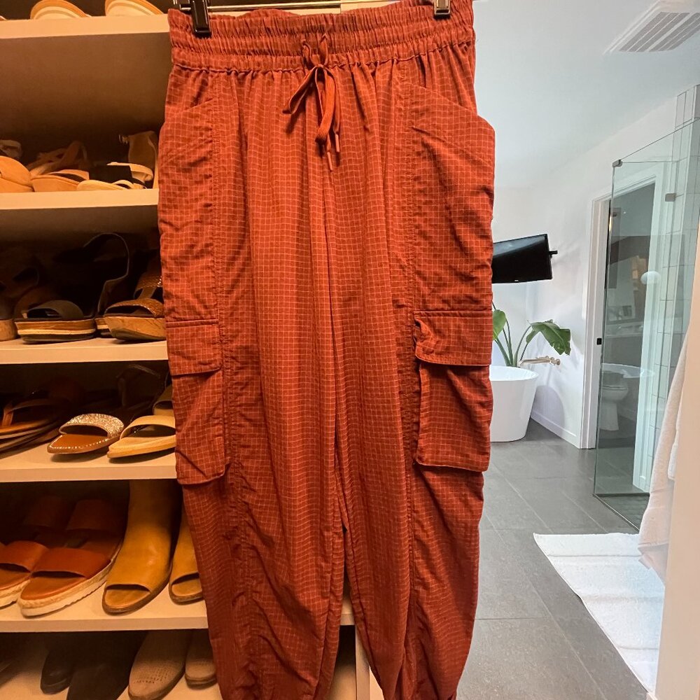 Fabletics Ripstop Cargo Jogger XS Short